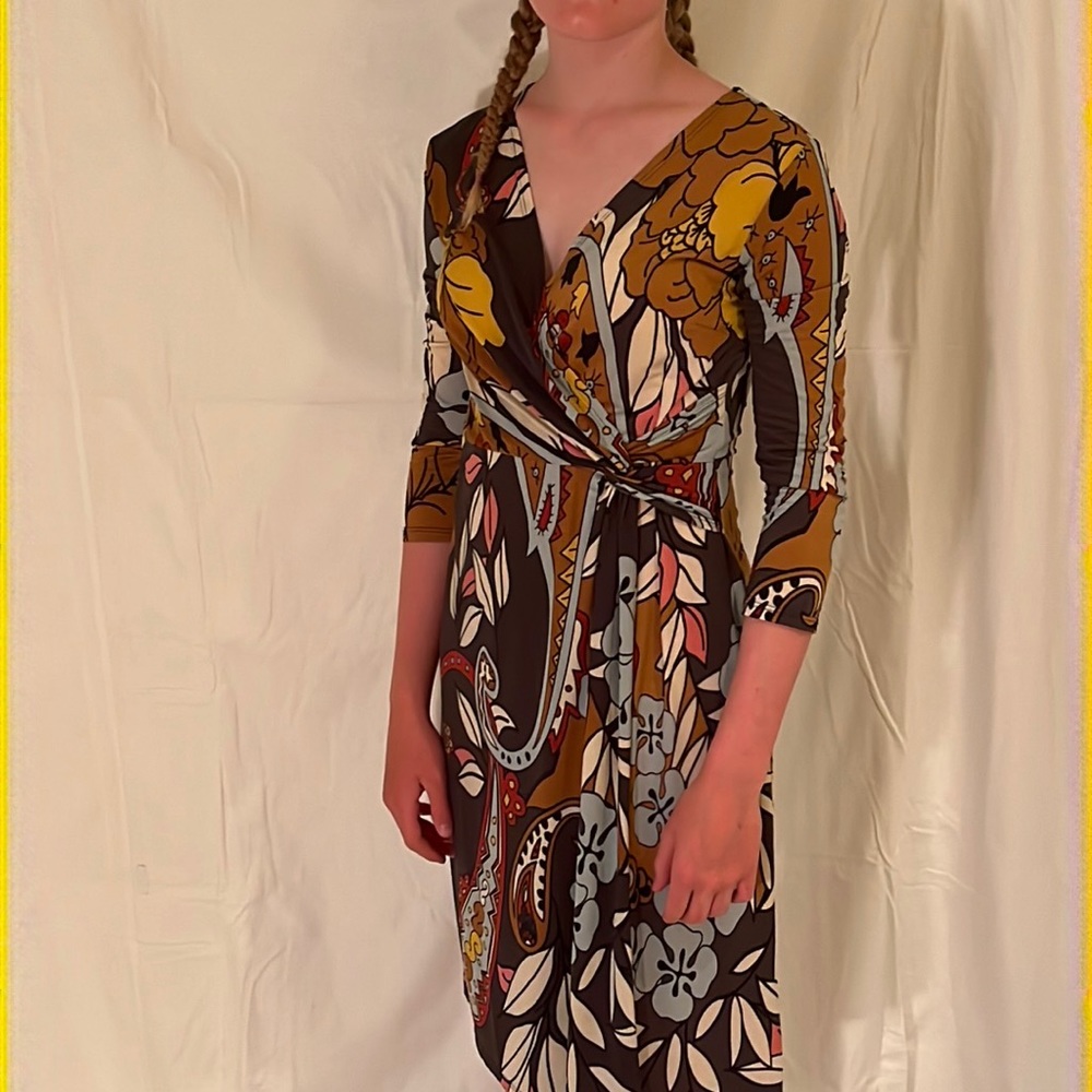 MULTI-COLOR DESIGN SLEEVED DRESS